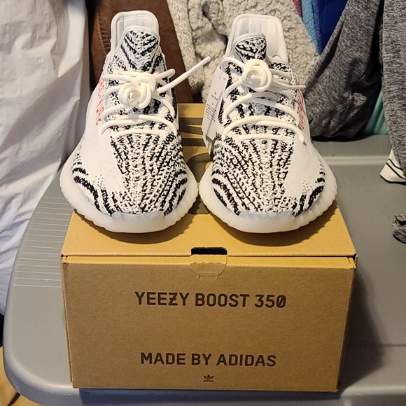 Yeezy Boost 350V2 zebras - Picture 4 of 7